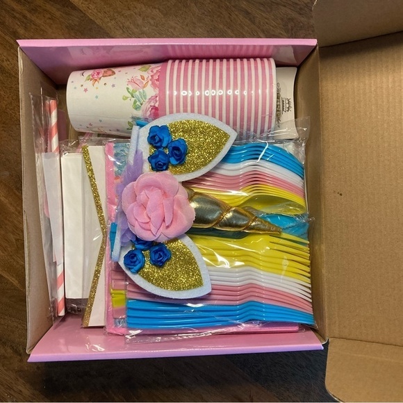 DISCOVERING DIY UNICORN BIRTHDAY PARTY SUPPLIES, NEW, UNICORN PARTY - Picture 11 of 12